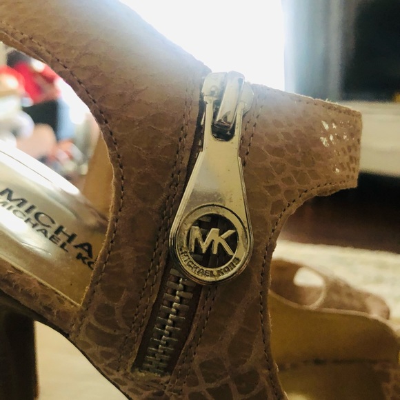 Michael Kors Heels 👠 - Picture 2 of 11